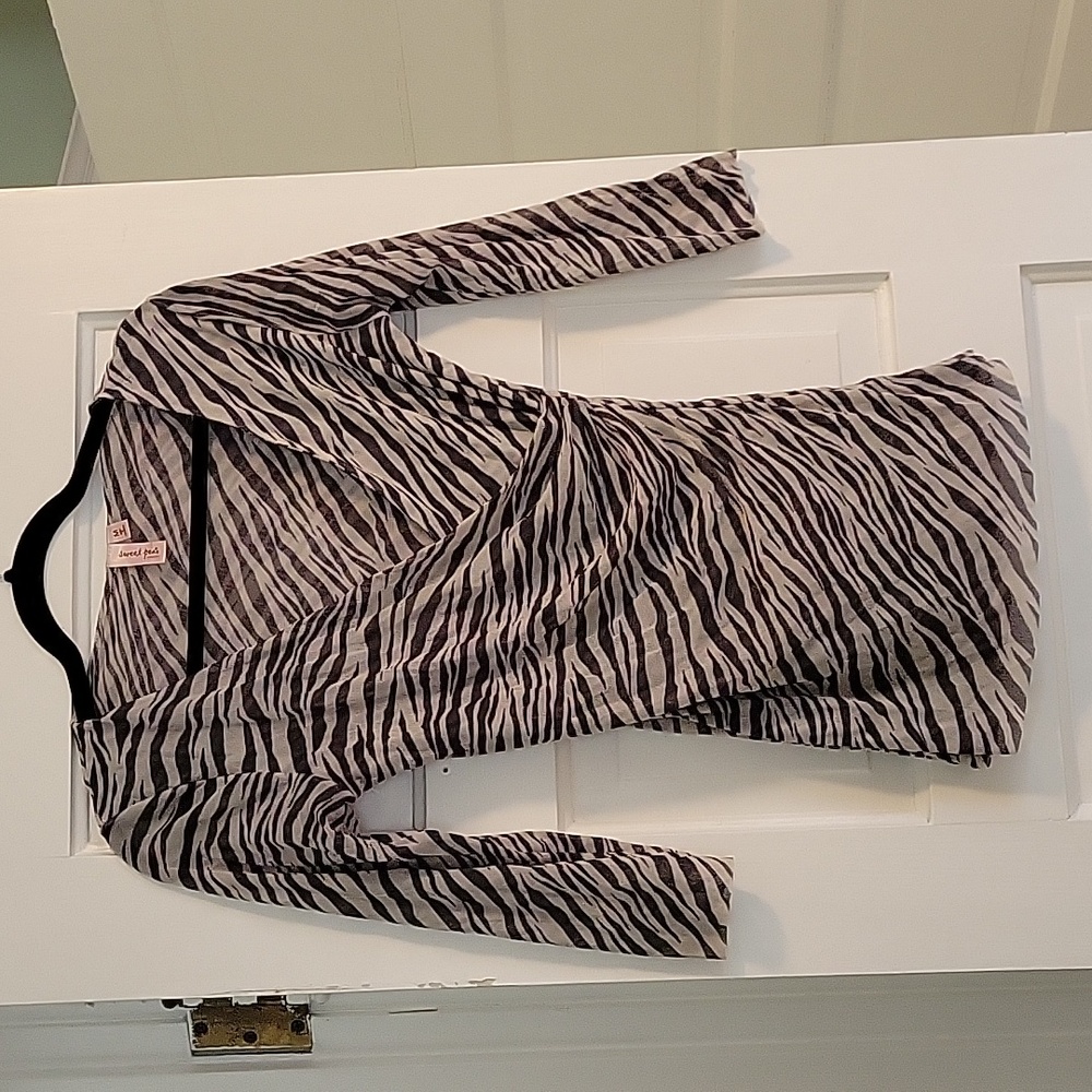 Y2k Sweet Pea Zebra black White Mesh wrap top - M
